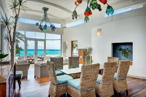Casa De Playa- Transportation&cooks Included!