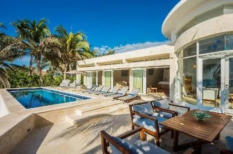 Casa De Playa- Transportation&cooks Included! Playa del Carmen